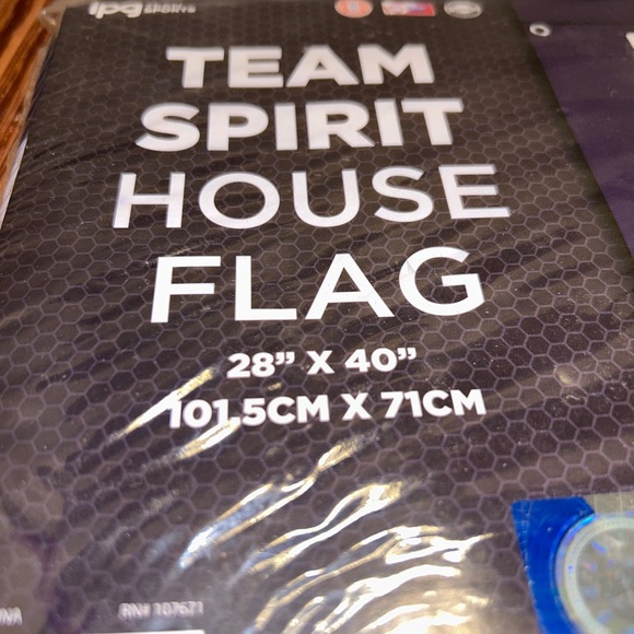 ARIZONA WILDCATS Team Spirit House Flag ~ NCAA Licensed Hologram ~ 28" x 40" NIP - Picture 7 of 10
